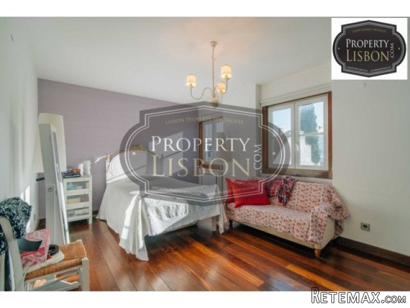 T5 Duplex Lisbon Apartment in Lapa
