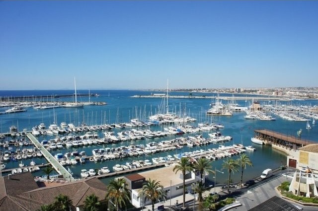 Fabulous front line 4 bedroom penthouse..