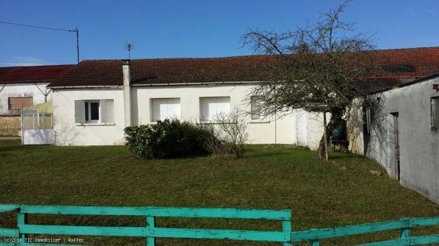 Small Town Centre Bungalow With.. - 2