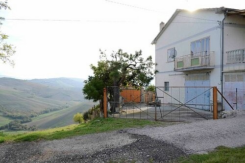 Large detached property close to the.. - 2
