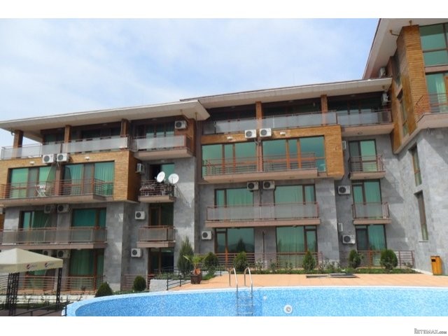 Resale of a Studio with SEA views in..