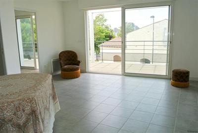 3 Rooms - 2
