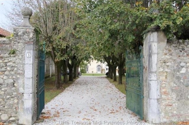 9 bedroom Castle For Sale: 65000 TARBES - 2