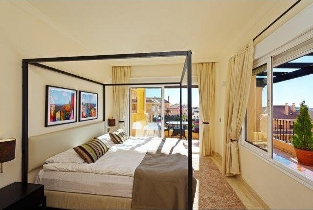 Apartment - This new apartment complex..