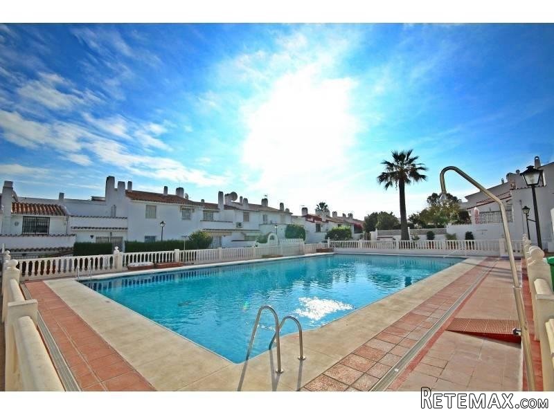 2 bedroom town house for sale