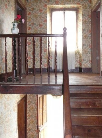 Farmhouse & Outbuilding, Great Potential - 2