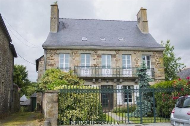 11 bedroom Village House For Sale:..