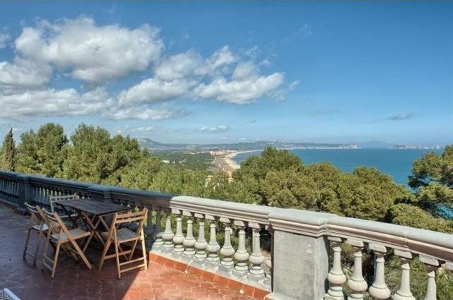 9 bedroom Cottage For Sale: GIRONA..