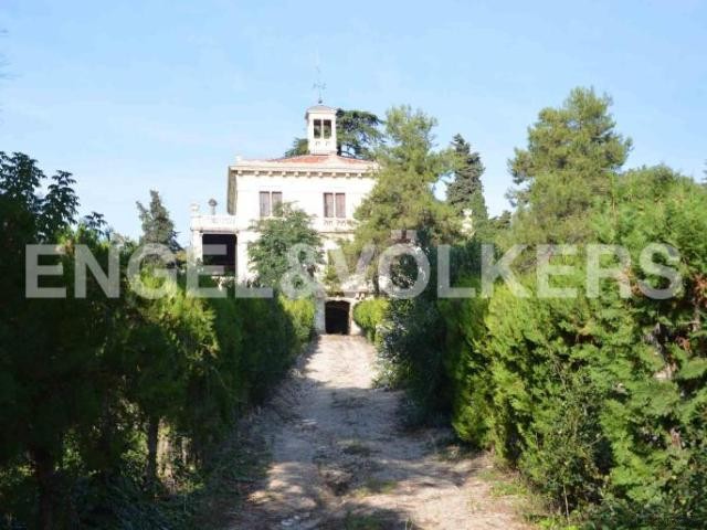 Manor House-Nineteenth Century. Hotel.. - 2