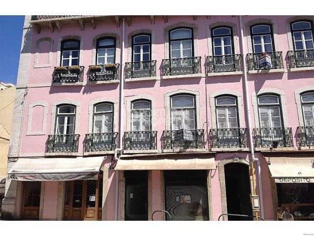 2 Bedroom Apartment in Historical.. - 2
