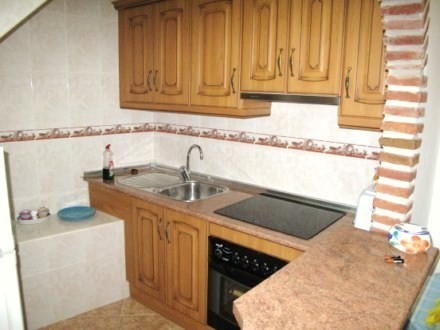 Town House - SEMI DETACHED ONE BEDROOM.. - 2