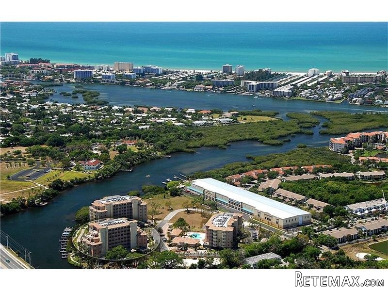 3 bedroom Town House For Sale: 1921..