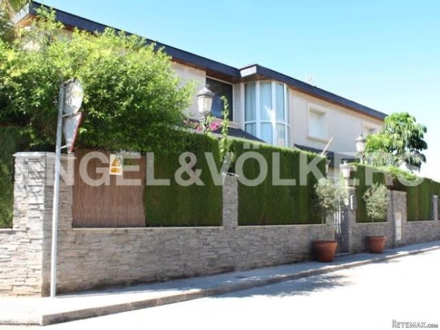 Beautiful and elegant villa in San..