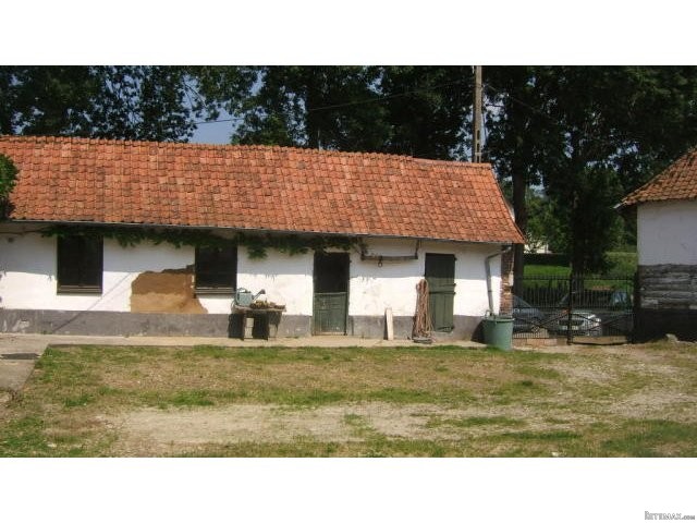 3 Bedroom Farm House For Sale - 2