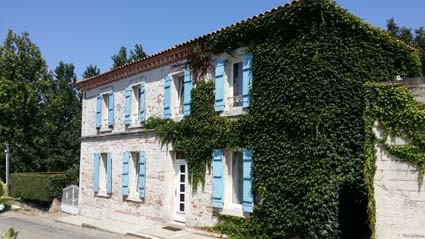 Pretty Stone House And Garden Nr..