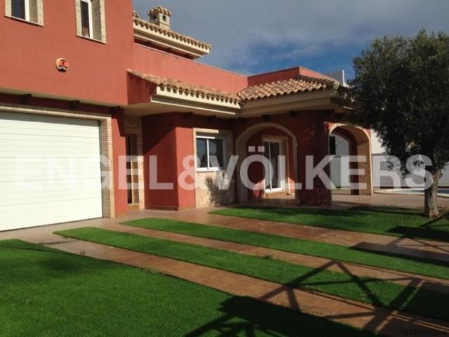 Elegant new villa with sea view - 2