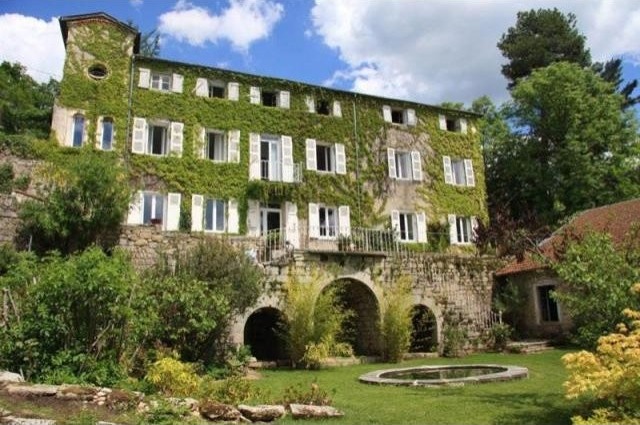 6 bedroom Manor House For Sale: 63600..