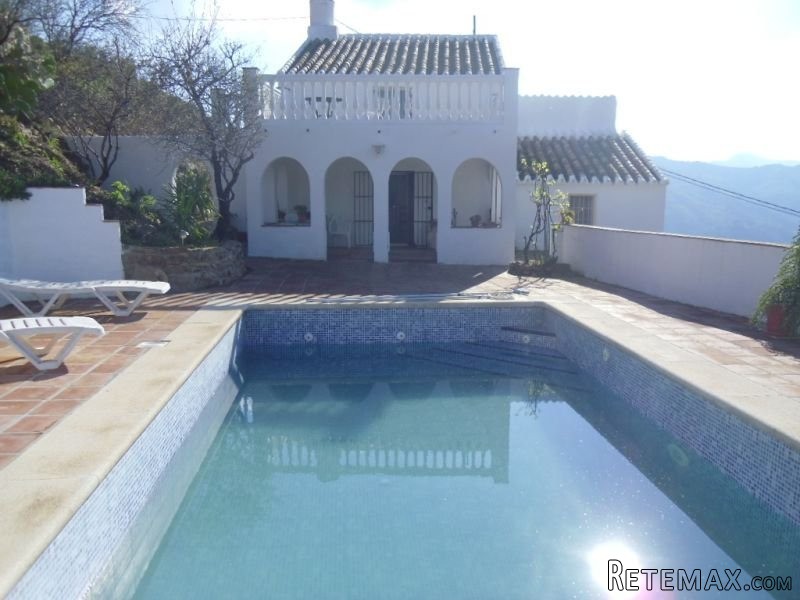 3 bedroom, 2 bathroom Finca/Country..