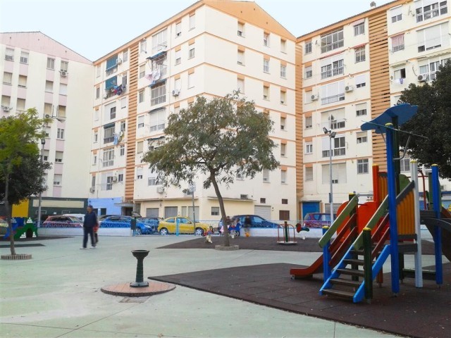 Apartment - Very spacious 4 bedroom..