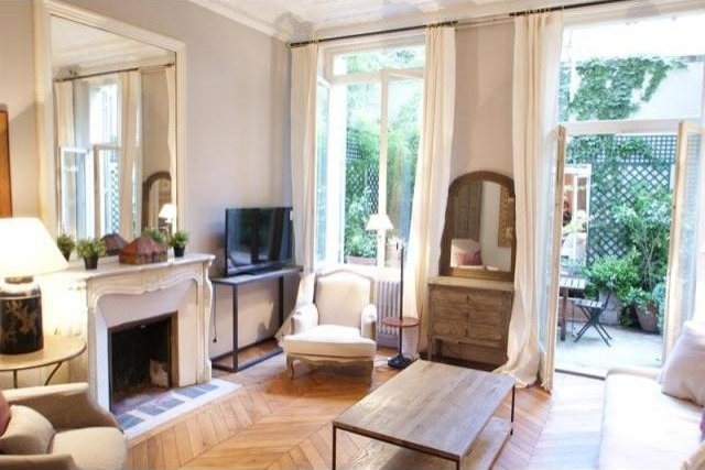 2 bedroom Property For Sale: Square des..