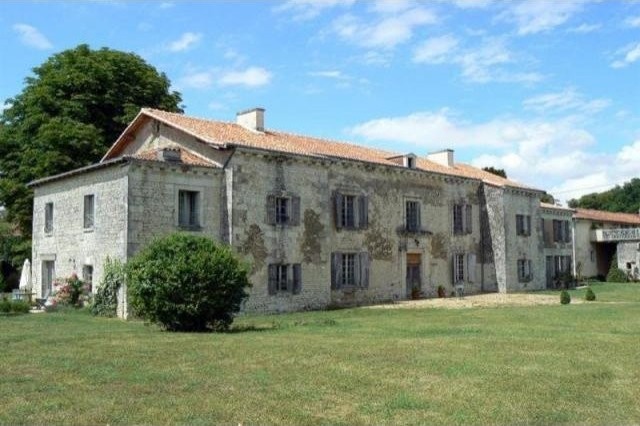 8 bedroom Manor House For Sale: 86000.. - 2