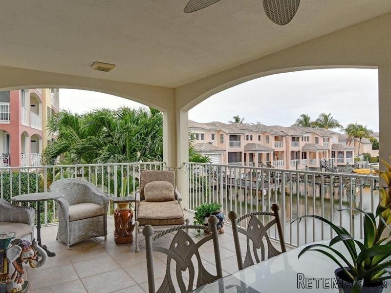 3 bedroom Flat For Sale: 5320 W Harbor.. - 2