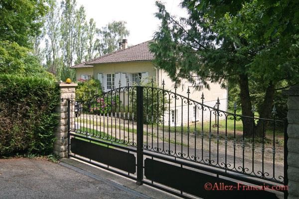 Nontron (24) - Beautifully renovated 4..