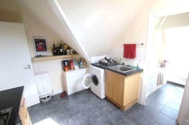 3 Bed Flat/Apartment To Let in London