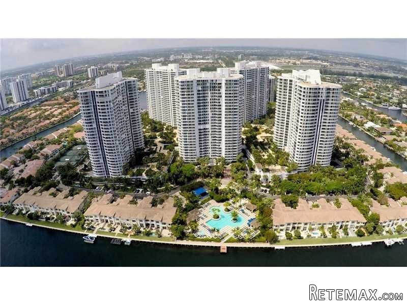 2 bedroom Flat For Sale: 21205 YACHT.. - 2
