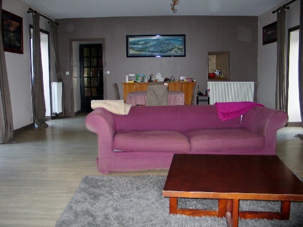 Stunning Property in Nice Setting - 2