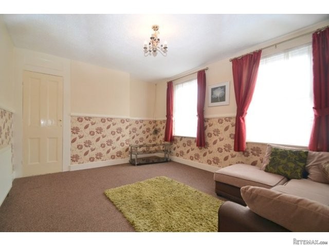 2 bedroom house in SHEERNESS - 2