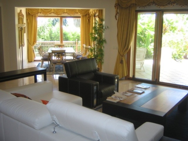 Villa - Lovely villa a stone throw away.. - 2