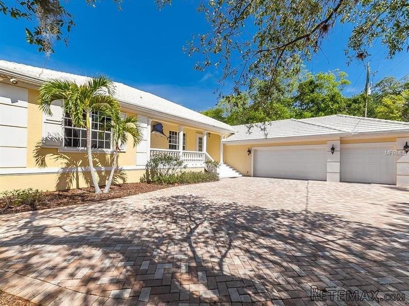 3 bedroom House For Sale: 5178 Oakmont.. - 2