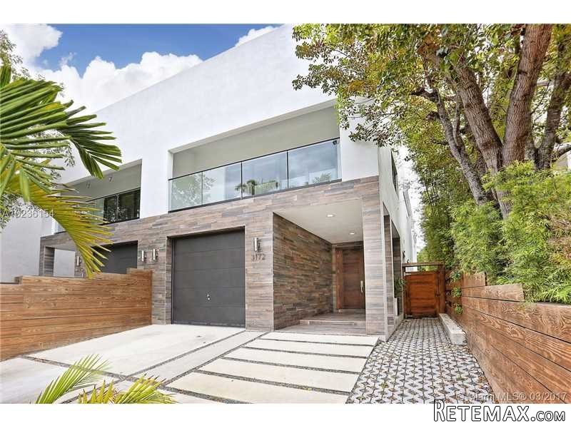 4 bedroom Flat For Sale: 3172 Oak Ave #..