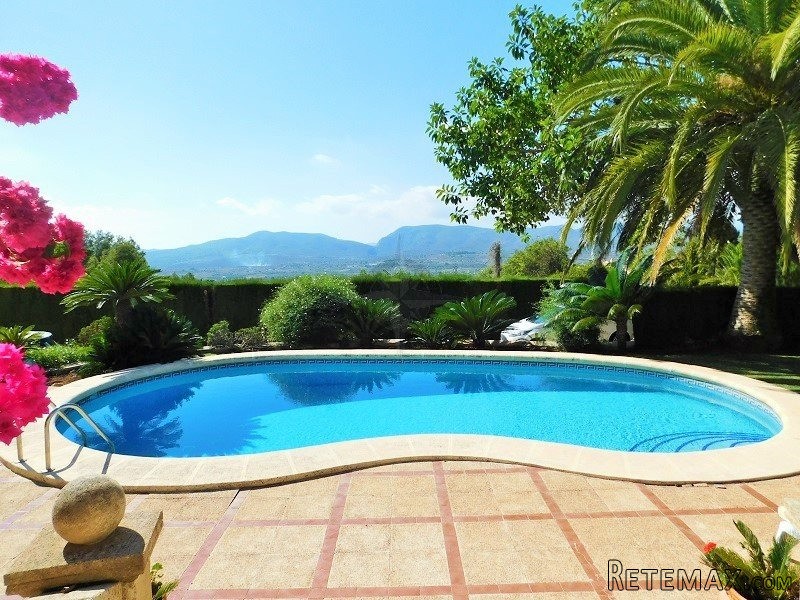 Sensational 5 Bedrooms 5 Bathrooms.. - 2