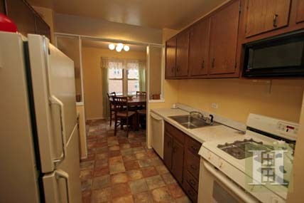 3 bedroom Apartment For Sale: 5550.. - 2