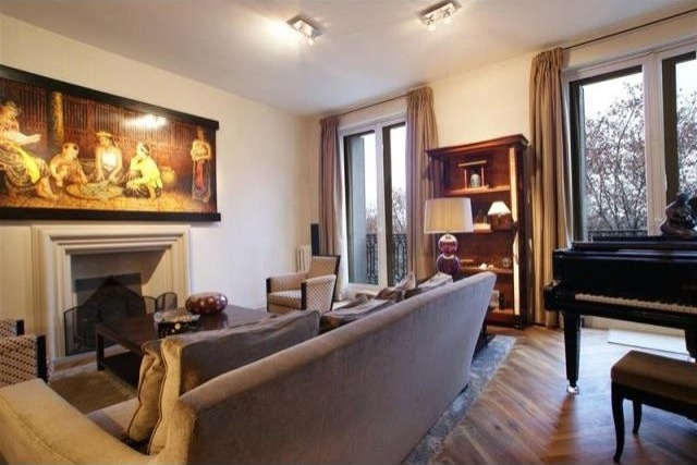 4 bedroom House For Sale: Paris, Paris..