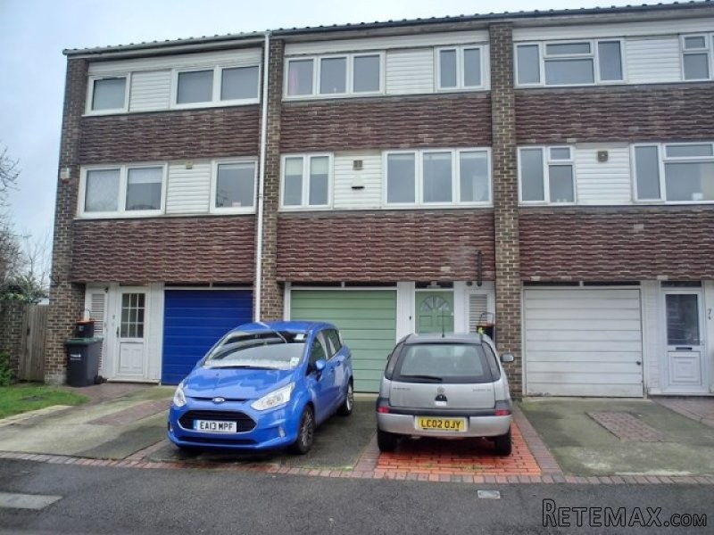 - Kent - For Sale