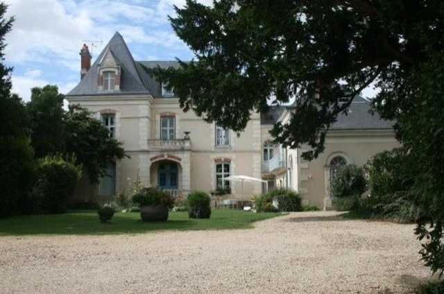 15 bedroom House For Sale: 86170 VIENNE