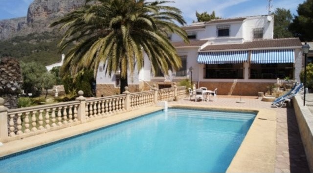 4 Bedrooms 3 Bathrooms Villa In Javea -..