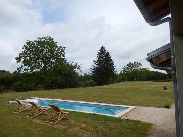 4 bedroom Country House For Sale: 79310.. - 2