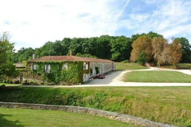 5 bedroom House For Sale: 16190 CHARENTE - 2