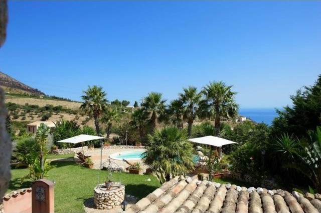 6 bedroom Cottage For Sale:..