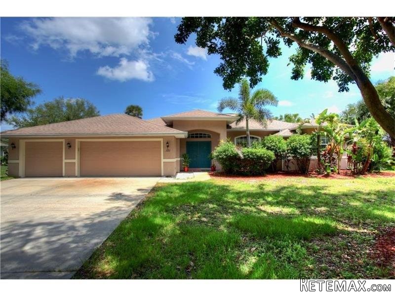 4 bedroom House For Sale: 101 Arega.. - 2