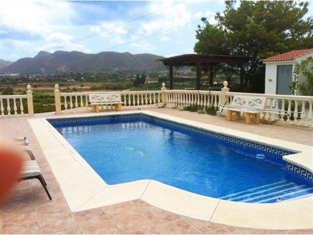 Villa - A pretty 3 bedroom, 3 bathroom.. - 2