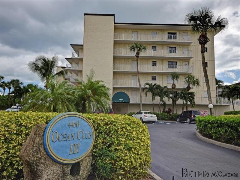 2 bedroom Flat For Sale: 4450 Highway..