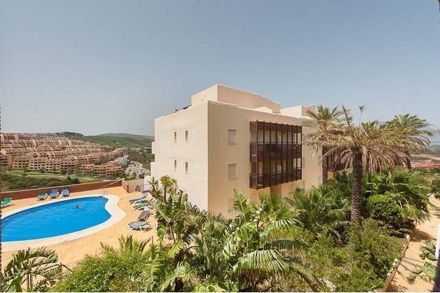 2 Bed Apartment for sale in La Duquesa
