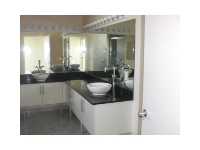 3 bedroom Flat For Sale: 31 SE 5 ST #.. - 2