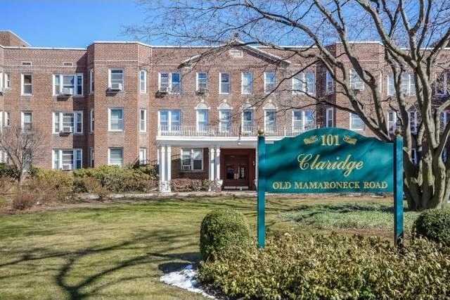 2 bedroom Co-op For Sale: White Plains.. - 2