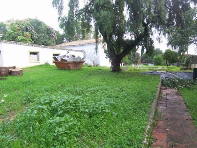 Plot for sale in The Golden Mile.. - 2